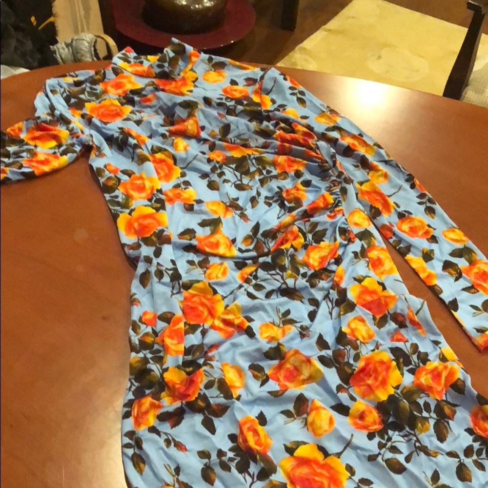 Amazing Zara flowered dress new never worn